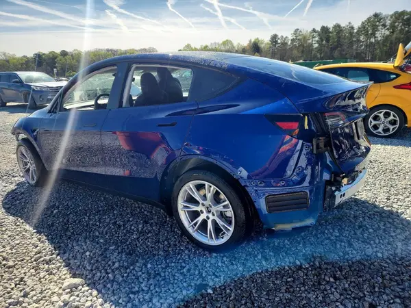 7SAYGDEE4RA219259 2024 TESLA MODEL Y - Image 2