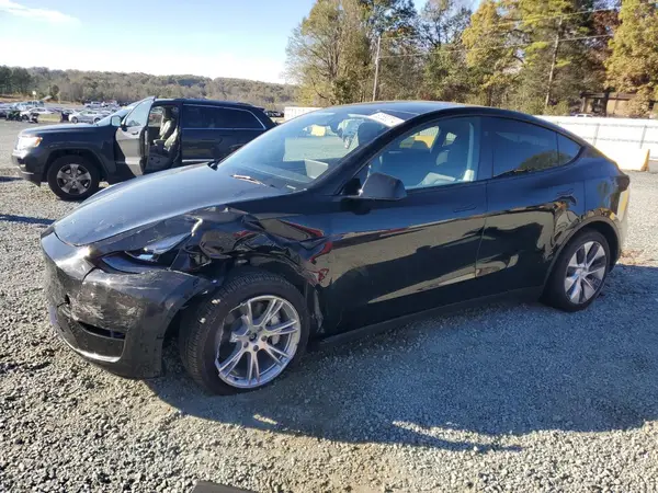 7SAYGDEE4RA220766 2024 TESLA MODEL Y - Image 1