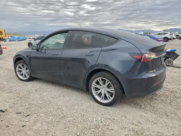 7SAYGDEE4RA220931 2024 TESLA MODEL Y - Image 2