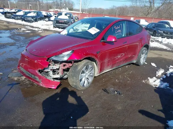 7SAYGDEE4RA223893 2024 TESLA MODEL Y - Image 2