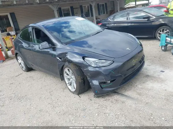 7SAYGDEE4RA224106 2024 TESLA MODEL Y - Image 1