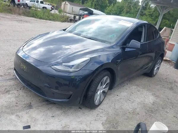 7SAYGDEE4RA224106 2024 TESLA MODEL Y - Image 2