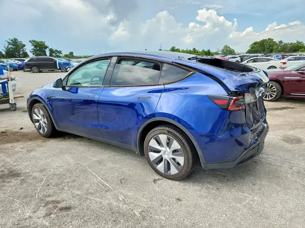 7SAYGDEE4RA224347 2024 TESLA MODEL Y - Image 2