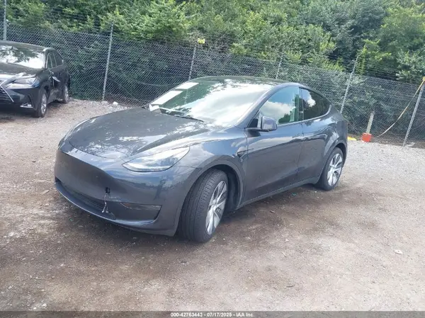 7SAYGDEE4RA225613 2024 TESLA MODEL Y - Image 2