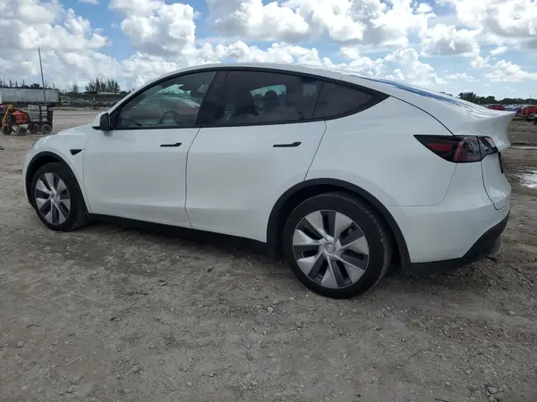 7SAYGDEE4RA229239 2024 TESLA MODEL Y - Image 2