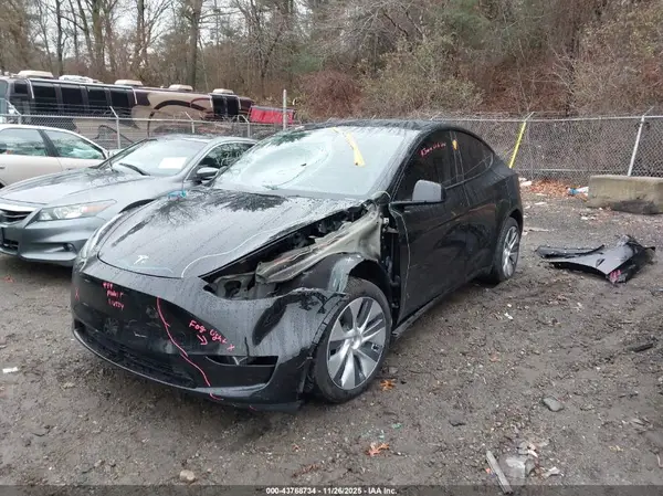 7SAYGDEE4RA231024 2024 TESLA MODEL Y - Image 2
