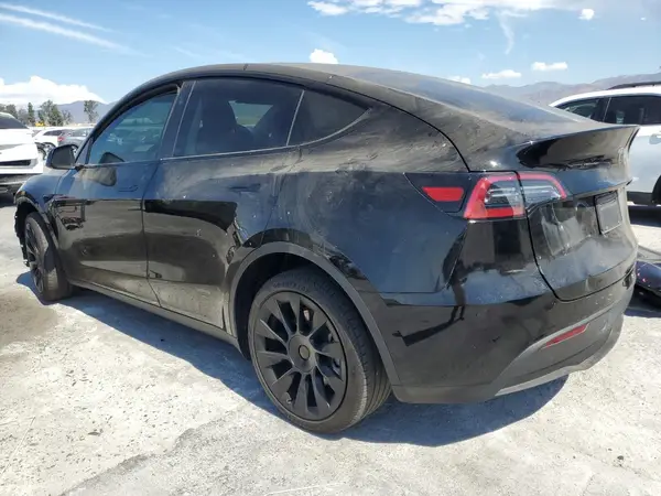 7SAYGDEE4RA233968 2024 TESLA MODEL Y - Image 2