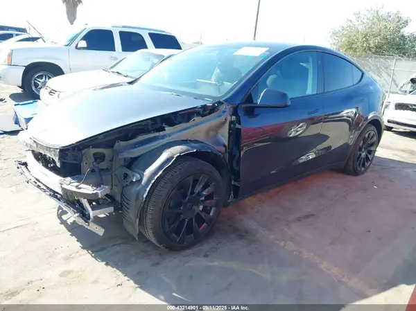 7SAYGDEE4RA234652 2024 TESLA MODEL Y - Image 2