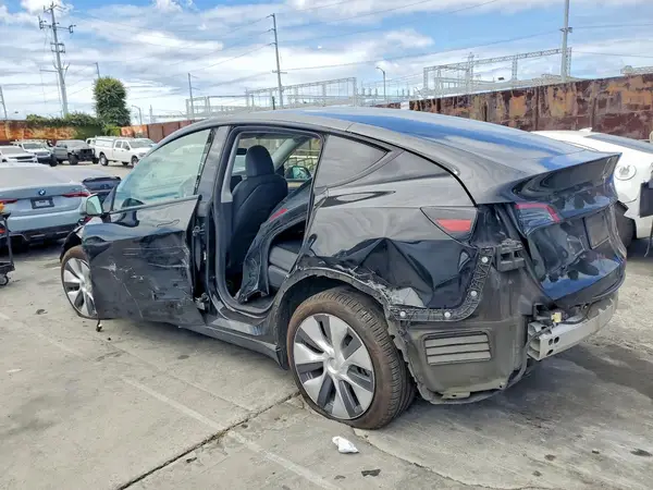 7SAYGDEE4RA235686 2024 TESLA MODEL Y - Image 2