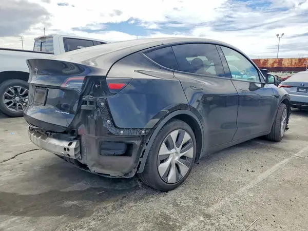 2024 TESLA MODEL Y COPART lot 52238186 auction photo 3