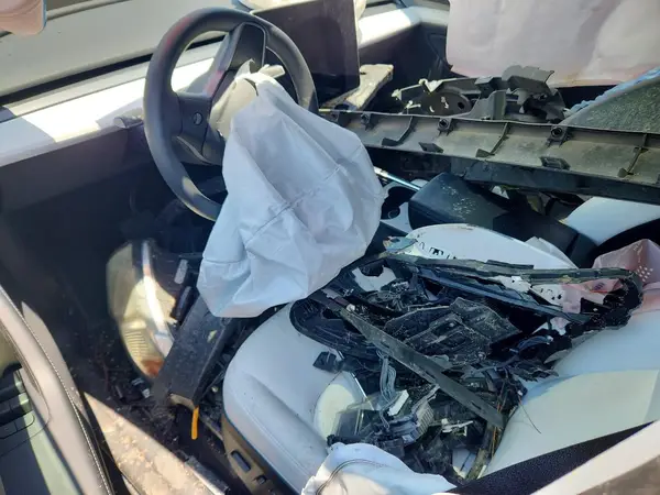 7SAYGDEE4RA236031 2024 TESLA MODEL Y - Image 8