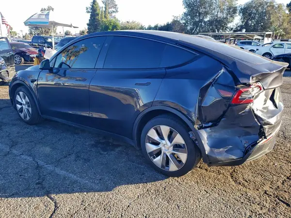 7SAYGDEE4RA236384 2024 TESLA MODEL Y - Image 2