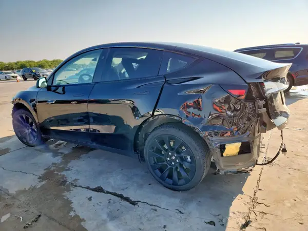 7SAYGDEE4RA236871 2024 TESLA MODEL Y - Image 2