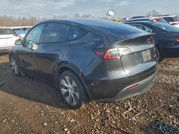7SAYGDEE4RA242461 2024 TESLA MODEL Y - Image 2