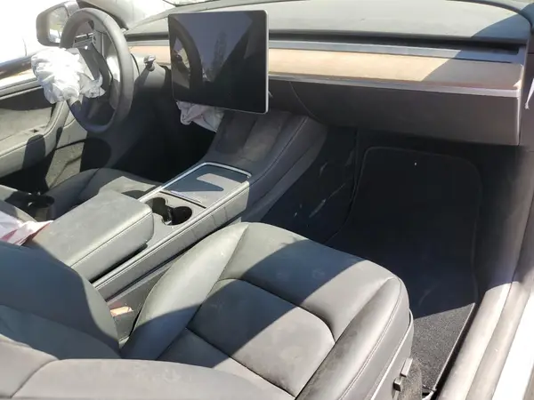 7SAYGDEE4RA243738 2024 TESLA MODEL Y - Image 8