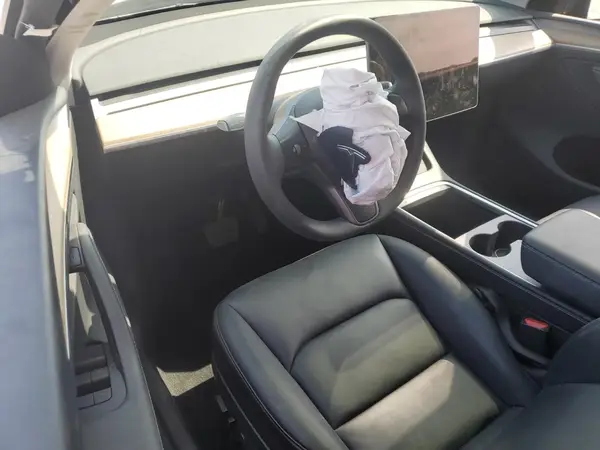 7SAYGDEE4RA244338 2024 TESLA MODEL Y - Image 8