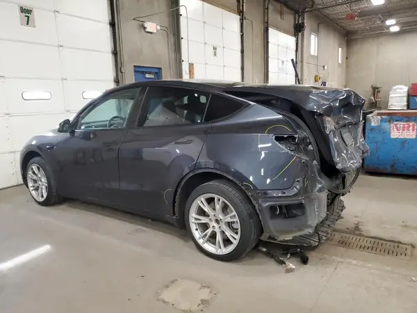 7SAYGDEE4RA245215 2024 TESLA MODEL Y - Image 2