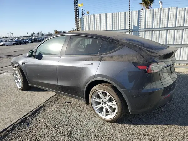 7SAYGDEE4RA253623 2024 TESLA MODEL Y - Image 2