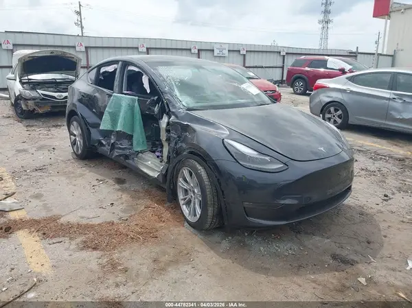7SAYGDEE4RA254156 2024 TESLA MODEL Y - Image 1