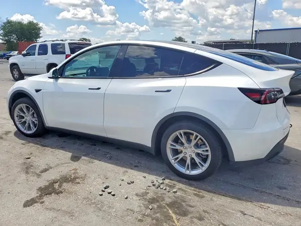 7SAYGDEE4RA257574 2024 TESLA MODEL Y - Image 2