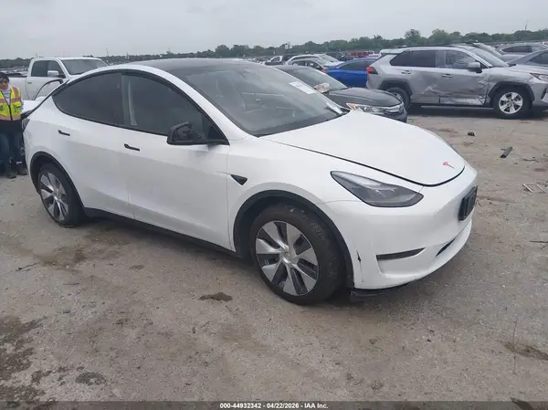 7SAYGDEE4RA257896 2024 TESLA MODEL Y - Image 1