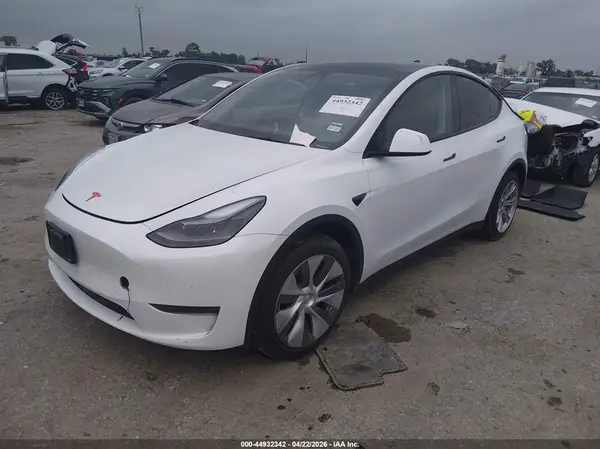 7SAYGDEE4RA257896 2024 TESLA MODEL Y - Image 2