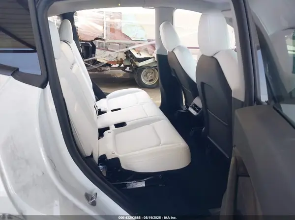 7SAYGDEE4RA258384 2024 TESLA MODEL Y - Image 8