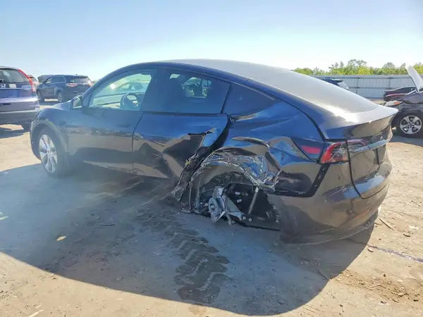 7SAYGDEE4RA261236 2024 TESLA MODEL Y - Image 2