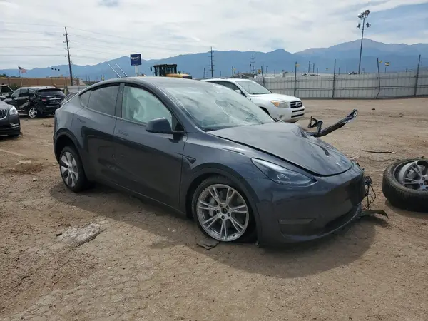 7SAYGDEE4RA261737 2024 TESLA MODEL Y - Image 1