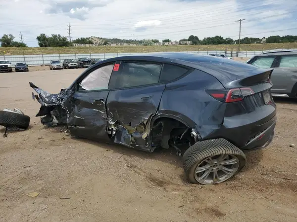 7SAYGDEE4RA261737 2024 TESLA MODEL Y - Image 2