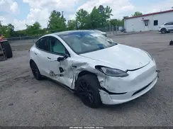 7SAYGDEE4RA268073 2024 TESLA MODEL Y