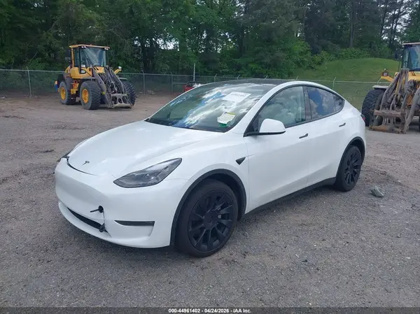 7SAYGDEE4RA268073 2024 TESLA MODEL Y - Image 2