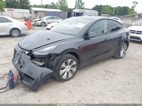 7SAYGDEE4RA271068 2024 TESLA MODEL Y - Image 2