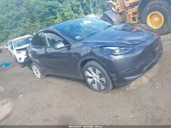 7SAYGDEE4RA274441 2024 TESLA MODEL Y