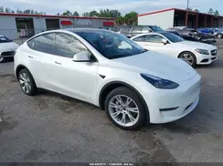 7SAYGDEE4RA275718 2024 TESLA MODEL Y