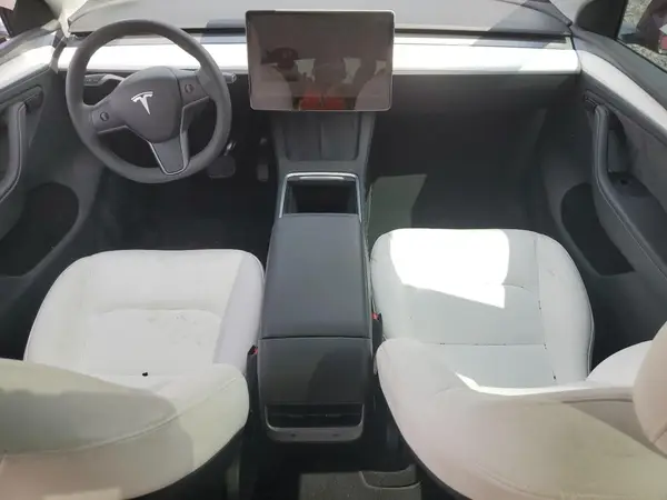 7SAYGDEE4RA280076 2024 TESLA MODEL Y - Image 8