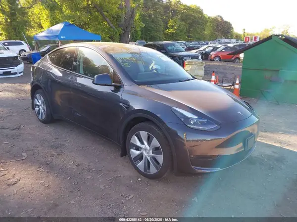 7SAYGDEE4RA283298 2024 TESLA MODEL Y - Image 1