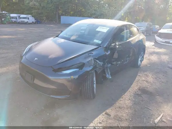 7SAYGDEE4RA283298 2024 TESLA MODEL Y - Image 2
