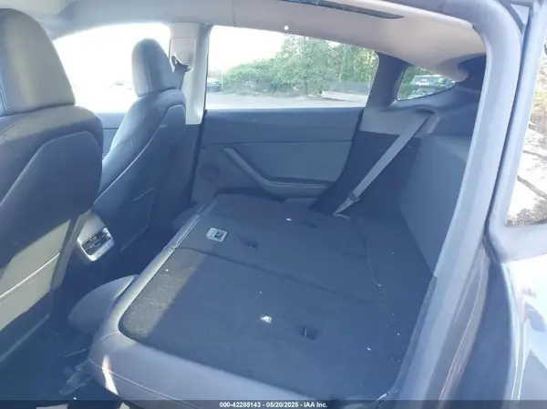 7SAYGDEE4RA283298 2024 TESLA MODEL Y - Image 8