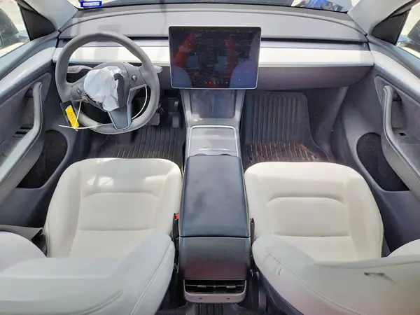 7SAYGDEE4RA283351 2024 TESLA MODEL Y - Image 8