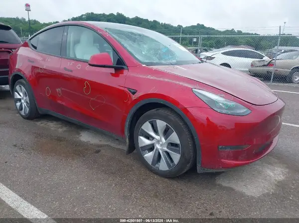 7SAYGDEE4RA285391 2024 TESLA MODEL Y - Image 1