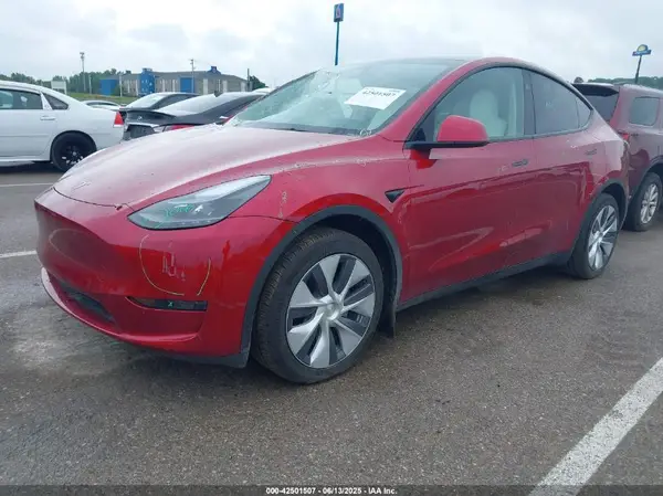 7SAYGDEE4RA285391 2024 TESLA MODEL Y - Image 2