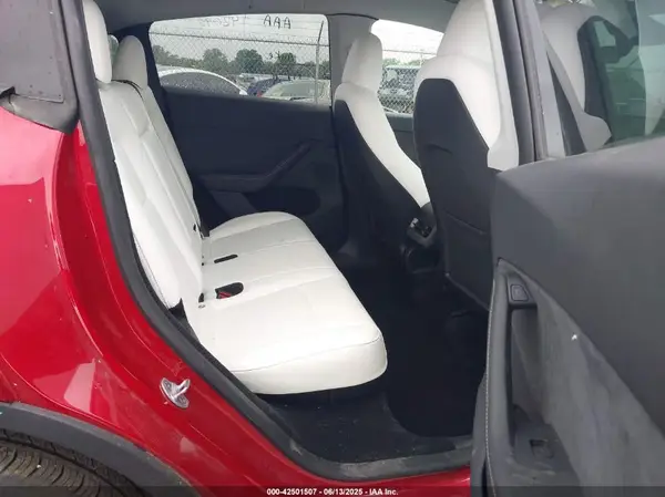 7SAYGDEE4RA285391 2024 TESLA MODEL Y - Image 8