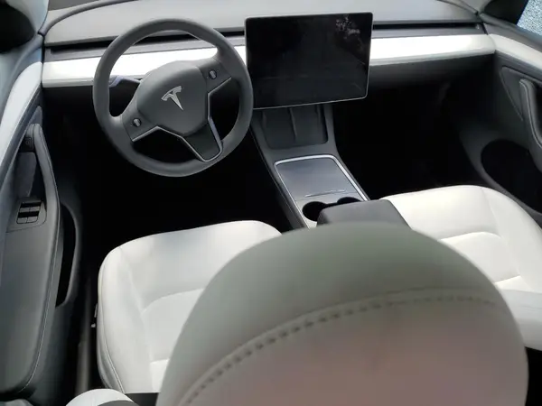 7SAYGDEE4RA285620 2024 TESLA MODEL Y - Image 8