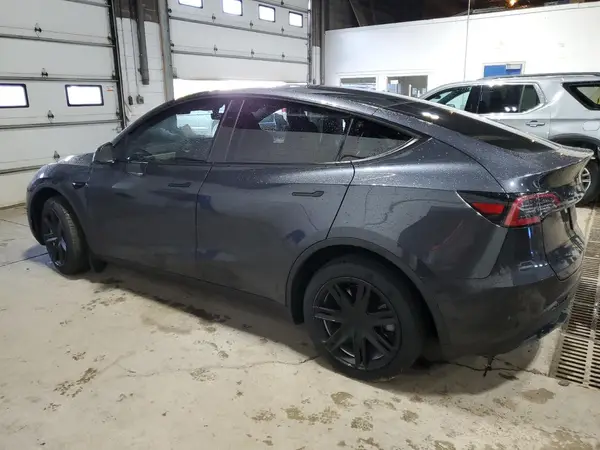 7SAYGDEE4RA287013 2024 TESLA MODEL Y - Image 2