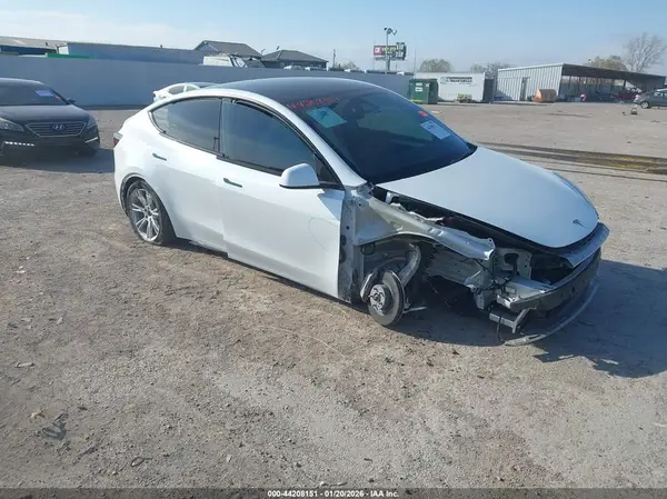 7SAYGDEE4RA290686 2024 TESLA MODEL Y - Image 1
