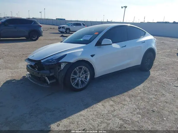 7SAYGDEE4RA290686 2024 TESLA MODEL Y - Image 2