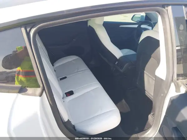 7SAYGDEE4RA290686 2024 TESLA MODEL Y - Image 8