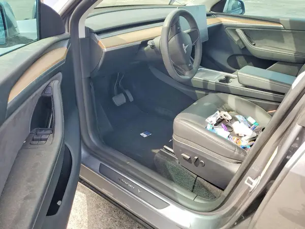 7SAYGDEE4RA295225 2024 TESLA MODEL Y - Image 8