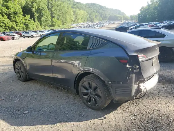 7SAYGDEE4RA299503 2024 TESLA MODEL Y - Image 2